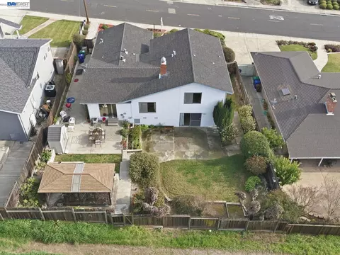 View/Area - 836 Hawthorne Dr, Rodeo, CA 94572 photo 6 of 10