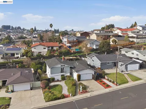 View/Area - 836 Hawthorne Dr, Rodeo, CA 94572 photo 8 of 10