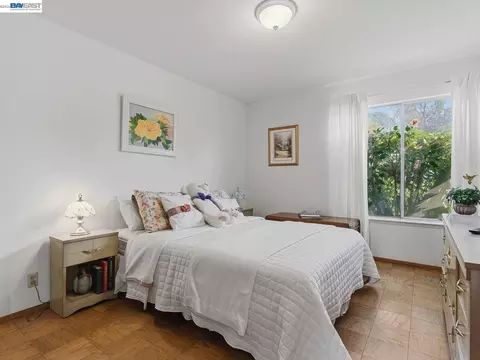 Bedroom - 836 Hawthorne Dr, Rodeo, CA 94572 photo 3 of 4