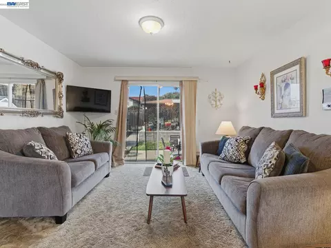 Living - 836 Hawthorne Dr, Rodeo, CA 94572 photo 1 of 2