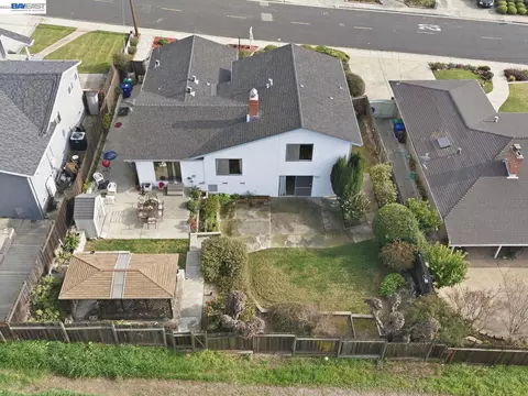 View/Area - 836 Hawthorne Dr, Rodeo, CA 94572 photo 5 of 10