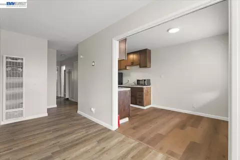 Entry Way - 25684 Spring Dr, Hayward, CA 94542 photo 2 of 4