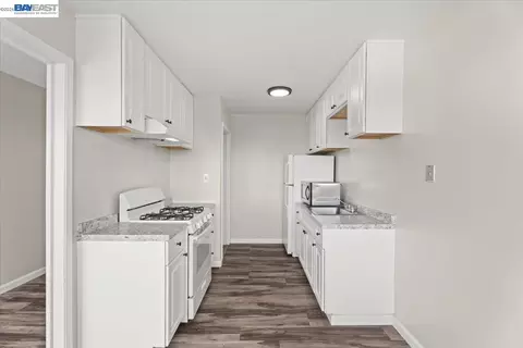Kitchen - 25684 Spring Dr, Hayward, CA 94542 photo 2 of 2