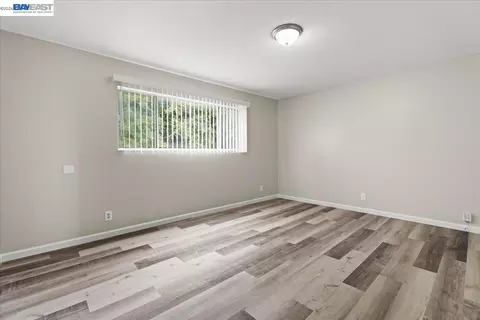 Bedroom - 25684 Spring Dr, Hayward, CA 94542 photo 4 of 7