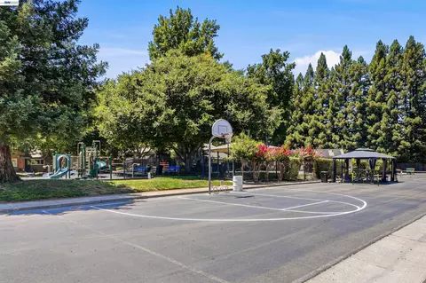 2125 Arroyo Ct #2, Pleasanton, CA 94588 photo 6