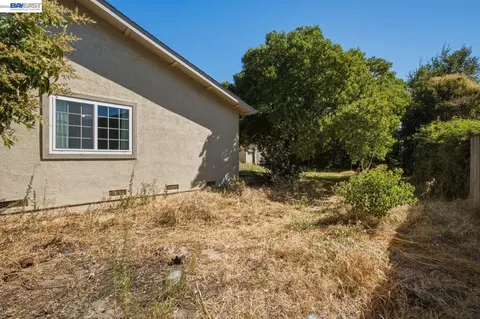 Exterior - 838 Spindrift Pl, Fairfield, CA 94534 photo 7 of 11