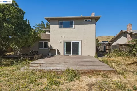 Exterior - 838 Spindrift Pl, Fairfield, CA 94534 photo 5 of 11