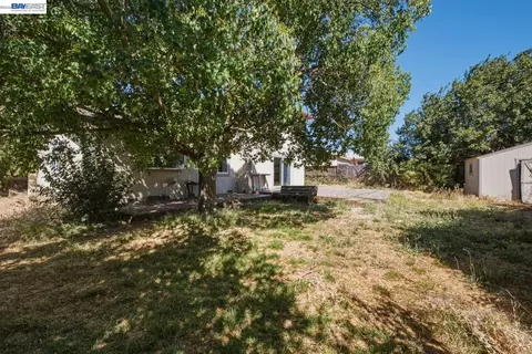 Exterior - 838 Spindrift Pl, Fairfield, CA 94534 photo 6 of 11