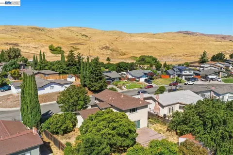 View/Area - 838 Spindrift Pl, Fairfield, CA 94534 photo 5 of 5