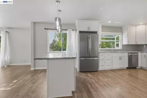 Kitchen - 838 Spindrift Pl, Fairfield, CA 94534 photo 1 of 5