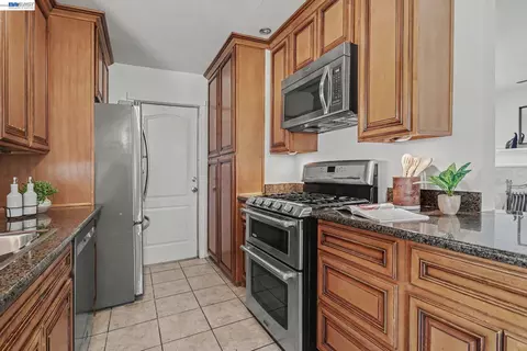 Kitchen - 3740 Howe Ct, Fremont, CA 94538 photo 2 of 3