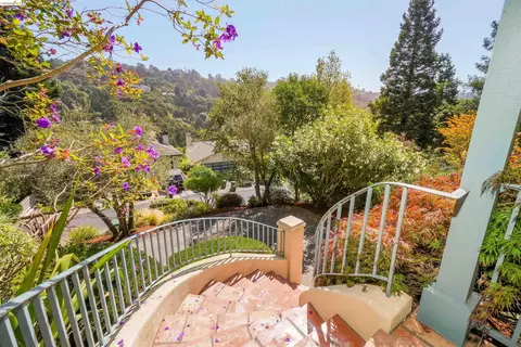 Exterior - 6833 Sherwick Dr, Berkeley, CA 94705 photo 4 of 34