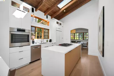 Kitchen - 6833 Sherwick Dr, Berkeley, CA 94705 photo 4 of 6
