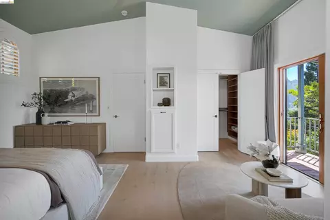 Bedroom - 6833 Sherwick Dr, Berkeley, CA 94705 photo 8 of 9