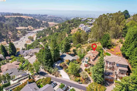 View/Area - 6833 Sherwick Dr, Berkeley, CA 94705 photo 4 of 8