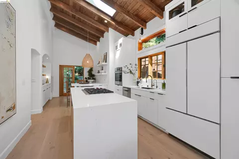 Kitchen - 6833 Sherwick Dr, Berkeley, CA 94705 photo 3 of 6