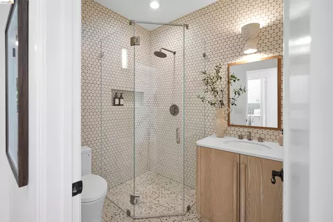 Bath - 6833 Sherwick Dr, Berkeley, CA 94705 photo 1 of 7