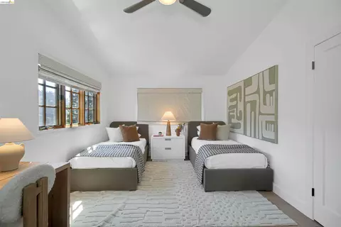 Bedroom - 6833 Sherwick Dr, Berkeley, CA 94705 photo 4 of 9