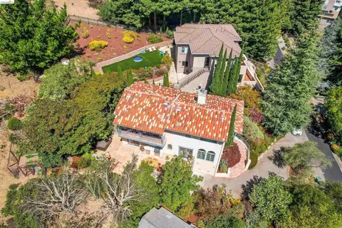 View/Area - 6833 Sherwick Dr, Berkeley, CA 94705 photo 7 of 8
