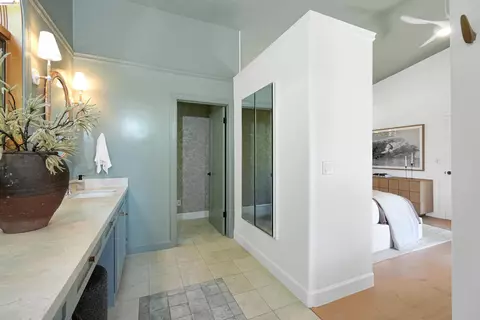 Bath - 6833 Sherwick Dr, Berkeley, CA 94705 photo 5 of 7