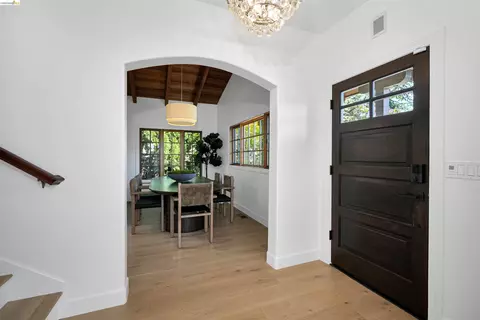 Entry Way - 6833 Sherwick Dr, Berkeley, CA 94705 photo 2 of 10