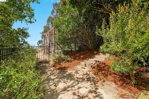 Exterior - 6833 Sherwick Dr, Berkeley, CA 94705 photo 25 of 34