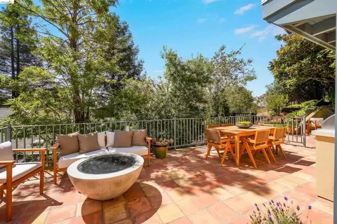 Exterior - 6833 Sherwick Dr, Berkeley, CA 94705 photo 28 of 34
