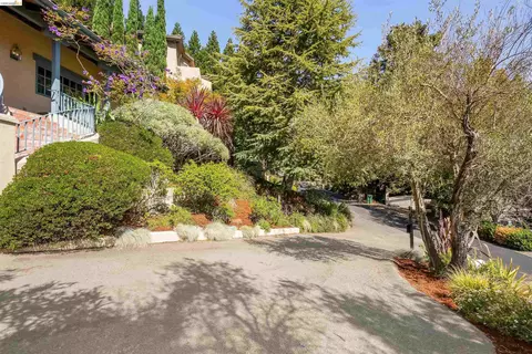 Exterior - 6833 Sherwick Dr, Berkeley, CA 94705 photo 33 of 34
