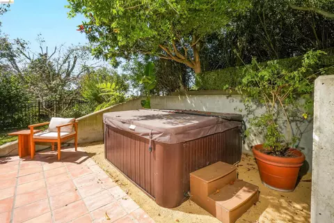 Exterior - 6833 Sherwick Dr, Berkeley, CA 94705 photo 16 of 34