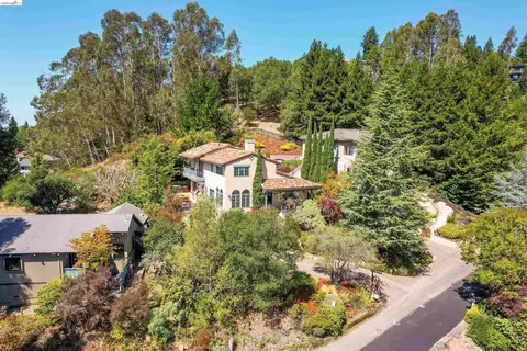 View/Area - 6833 Sherwick Dr, Berkeley, CA 94705 photo 2 of 8