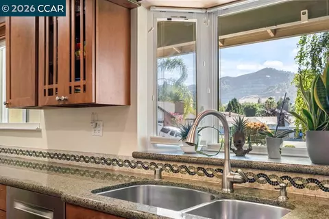 Kitchen - 11 Mt Lee Pl, Clayton, CA 94517 photo 3 of 6