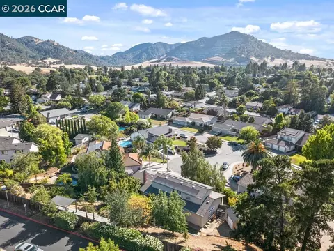 View/Area - 11 Mt Lee Pl, Clayton, CA 94517 photo 3 of 8