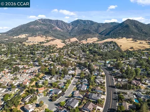 View/Area - 11 Mt Lee Pl, Clayton, CA 94517 photo 6 of 8