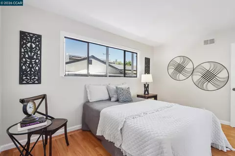Bedroom - 5456 Degnan Dr, Martinez, CA 94553 photo 5 of 5