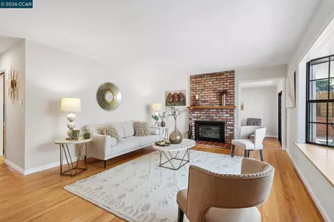 Living - 5456 Degnan Dr, Martinez, CA 94553 photo 3 of 8