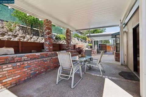 Exterior - 5456 Degnan Dr, Martinez, CA 94553 photo 3 of 7