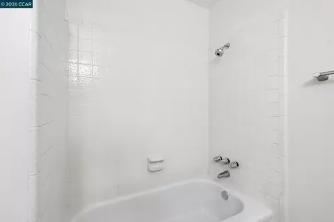 Bath - 5456 Degnan Dr, Martinez, CA 94553 photo 2 of 3