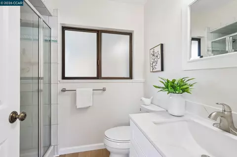 Bath - 5456 Degnan Dr, Martinez, CA 94553 photo 3 of 3