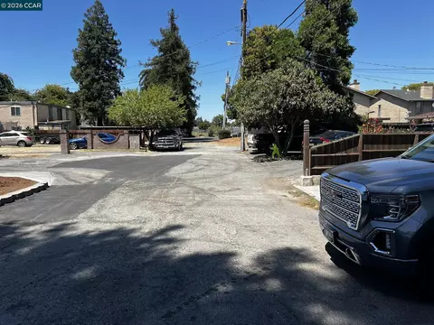 Exterior - 1110 Eureka Ln, Concord, CA 94520 photo 34 of 38