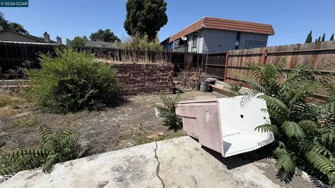 Exterior - 1110 Eureka Ln, Concord, CA 94520 photo 37 of 38