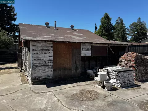 Exterior - 1110 Eureka Ln, Concord, CA 94520 photo 31 of 38