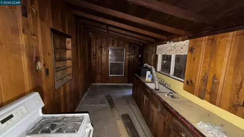 Entry Way - 1110 Eureka Ln, Concord, CA 94520 photo 10 of 12