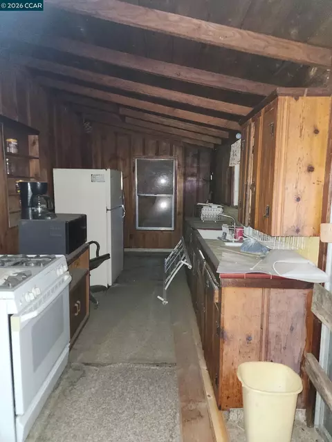 Kitchen - 1110 Eureka Ln, Concord, CA 94520 photo 2 of 3