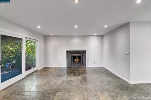 Living - 640 Skyline Dr, Martinez, CA 94553 photo 8 of 10