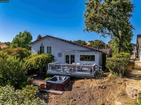 Exterior - 640 Skyline Dr, Martinez, CA 94553 photo 22 of 25