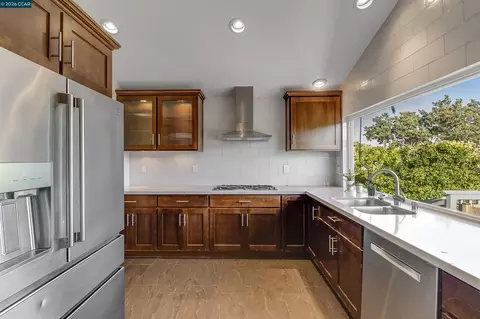 Kitchen - 640 Skyline Dr, Martinez, CA 94553 photo 3 of 7