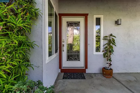 Entry Way - 640 Skyline Dr, Martinez, CA 94553 photo 1 of 6