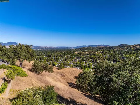 View/Area - 640 Skyline Dr, Martinez, CA 94553 photo 9 of 11