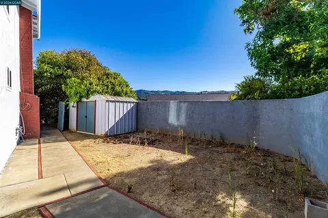 Exterior - 640 Skyline Dr, Martinez, CA 94553 photo 16 of 25