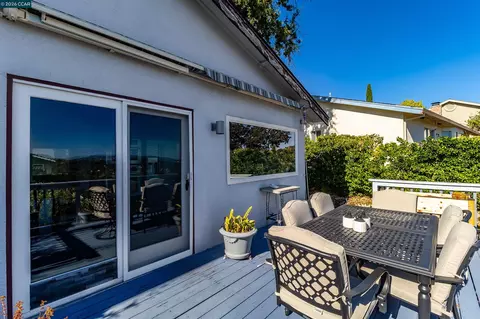 Exterior - 640 Skyline Dr, Martinez, CA 94553 photo 11 of 25
